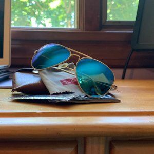 RAY BAN AVIATORS